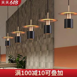 餐饮餐桌吊灯酒吧台咖啡烧烤火锅店高级感饭厅吊灯聚光带射灯一体