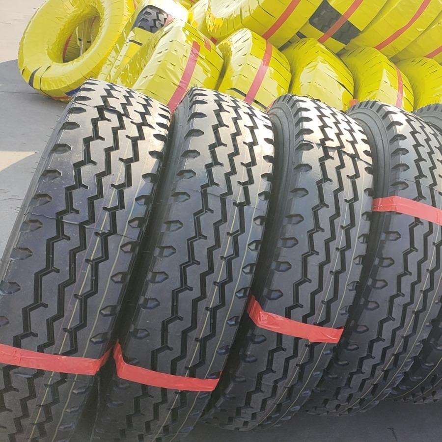 轮胎1100R20载重卡车钢丝胎1100-20三线花纹子午线轮胎