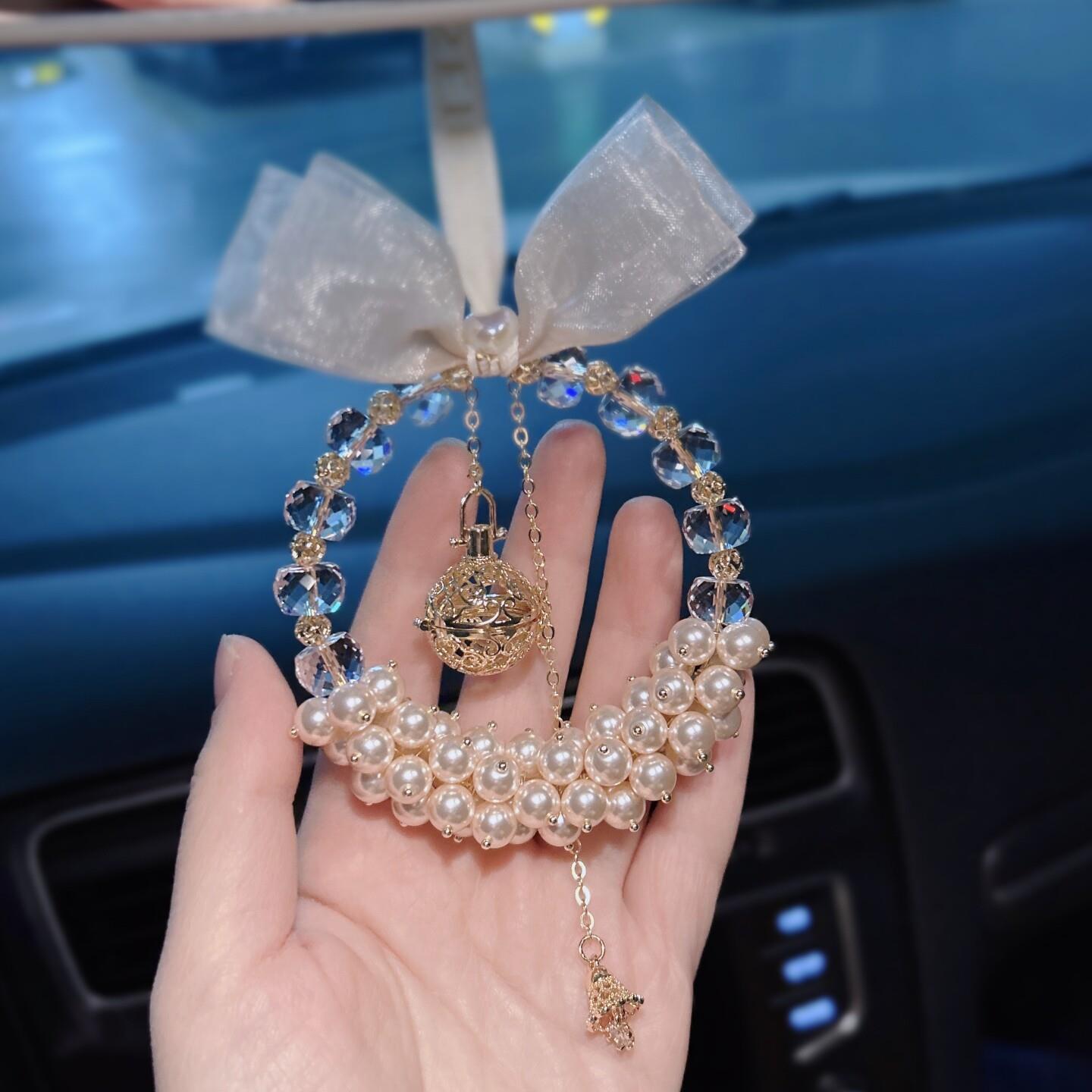 妮愿水晶珍珠汽车挂饰品车载挂件甜美蝴蝶结后照镜香水香薰吊坠女