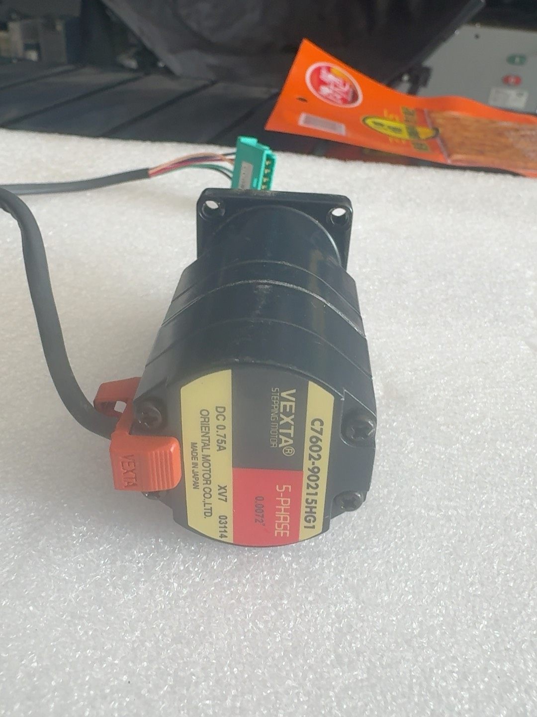 日本原装VEXTA东方马达5相步进电机，型号C7602-90