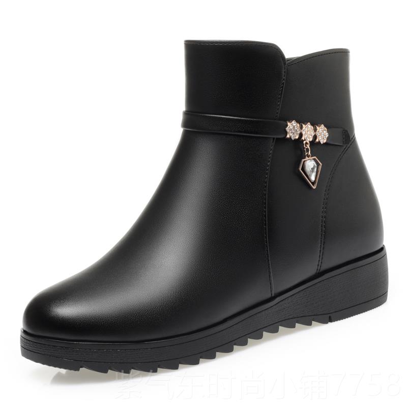 高档2024冬季软新舒款妈羊妈鞋真皮底中老年适大棉鞋加绒加厚毛短