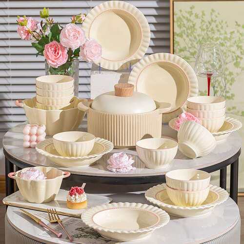 粉嫩风陶瓷饭碗餐具盘子菜盘碗碟碗盘组合套装家用碗具2024新款碗