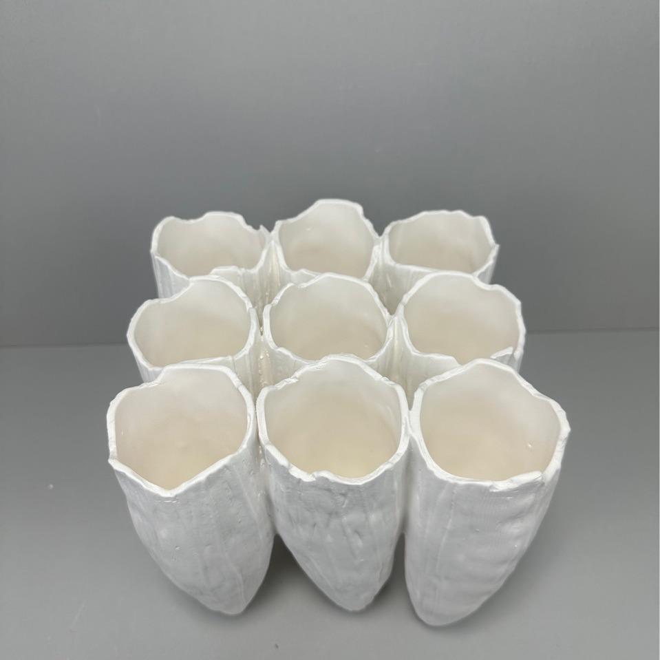 现代简约手工白色陶瓷摆件花器软装创意设计家居客厅桌面酒店样板