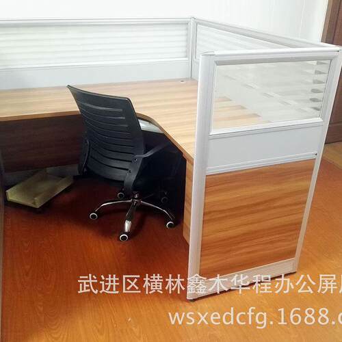 常州办公屏风工作位员工桌四人位组合办公家具屏风办公桌简约现代