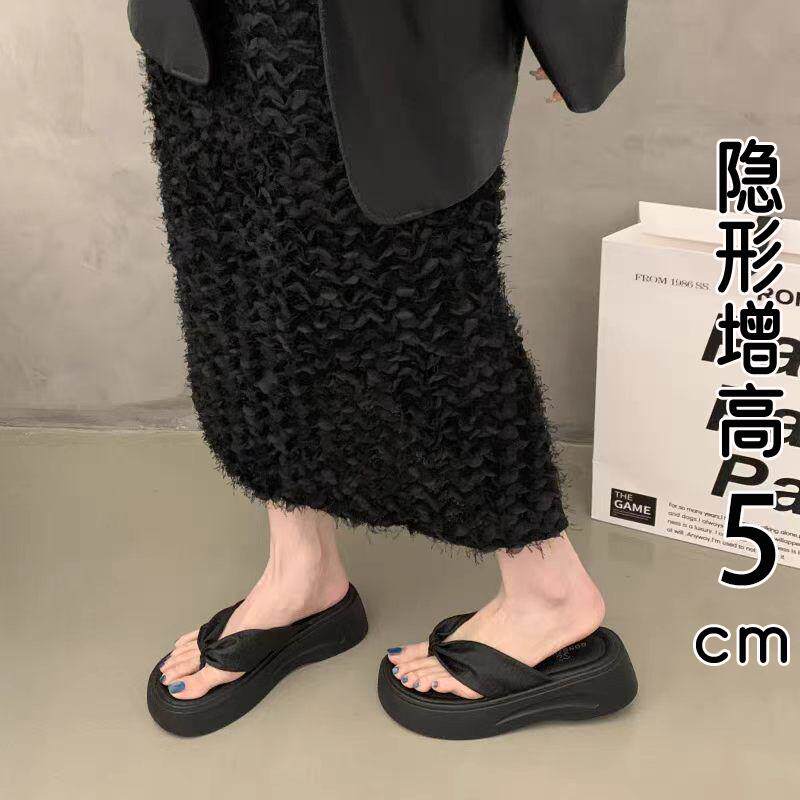 香港真皮厚底夹趾人字拖鞋女夏外穿2026新款配裙子增高沙滩凉拖鞋