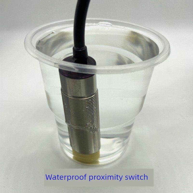 M12防水型接近开关传感器M18电感式开关可在水中使用防水等级IP68