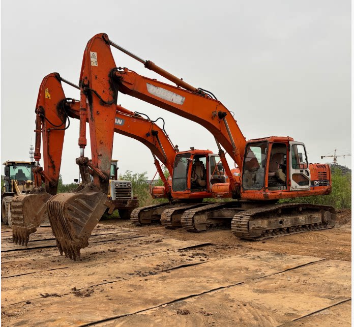 4月28日镇江工程机械设备斗山挖掘机两台打包处置网络拍卖公告