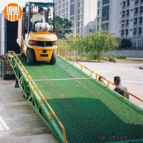 现货集装箱装柜升降机6吨叉车移动式卸货平台8-15吨液压登车桥