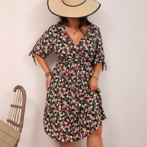 Plus Size Vacation Style Ditsy Floral Dress, Split Tie