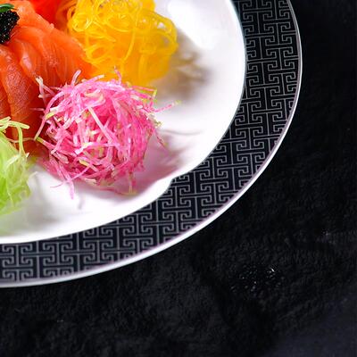 新中心式圆型万纹边海JKU鲜摆盘创意餐具陶瓷凉菜大子点字热菜商