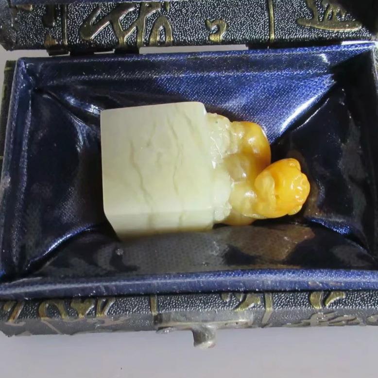 巧色老挝石3930号2.6*2.6*5CM印章纽章金石篆刻书画方章寿山石
