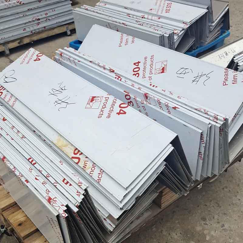 定制不锈钢装饰条门套折边焊接加工不锈钢板包门套焊接安装加工
