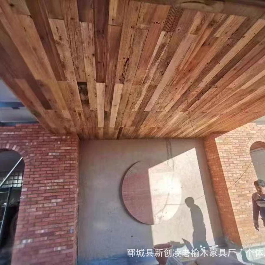 现货供应风化老榆木实木板民宿装修楼梯踏步板墙面复古木板地面板