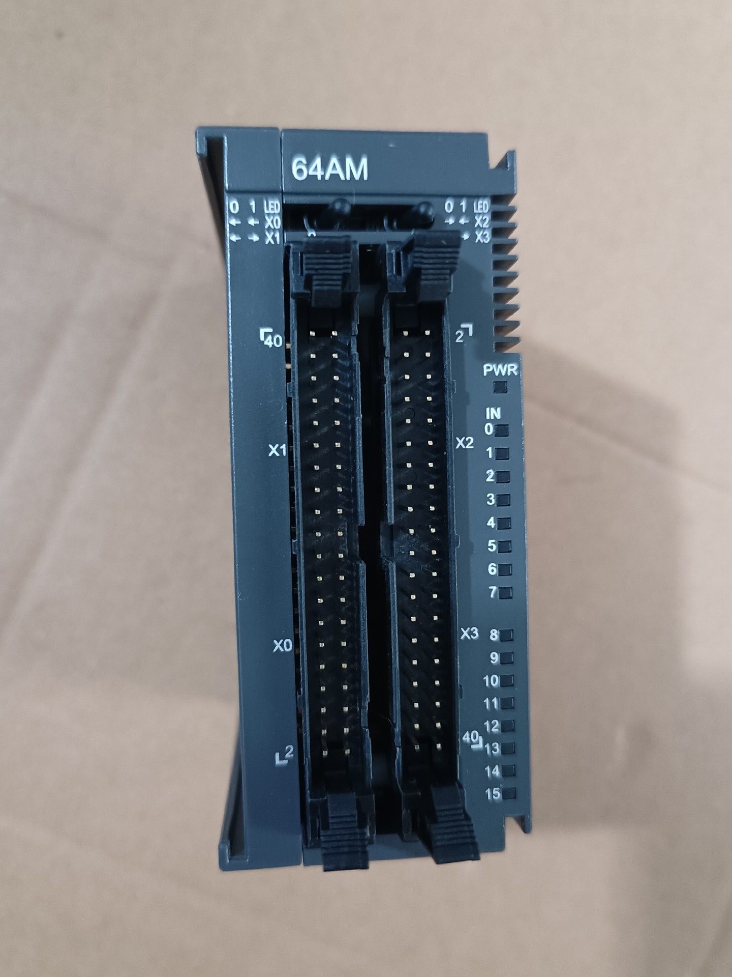 全新台达as64am10n-a，库存余料，未使用没包装，成色