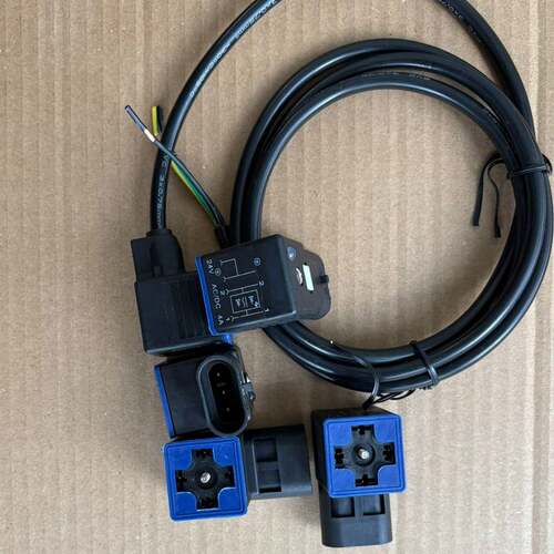 电磁阀液压工程防尘防水带灯带线插头24V AC/DC 4A 一体 工程车用