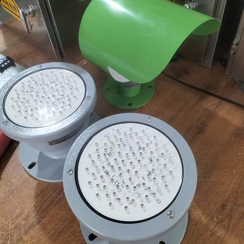 太阳能桥涵灯桥柱灯红色绿色定光灯智能闪光集中控制防撞警示用