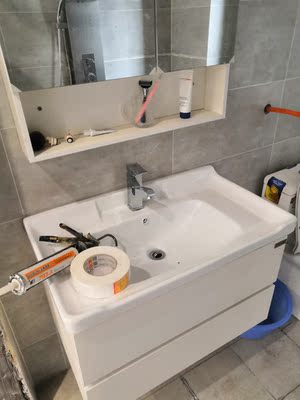 懂行的来说下联勒百灵免漆柜浴室柜怎么样，老司机透露