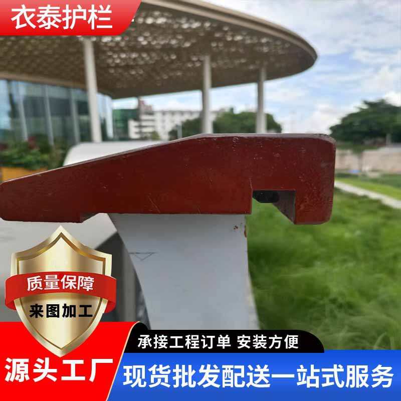 灯光河道隔离栏 景观河道防护栏 河道护栏菠萝格扶手生产厂家