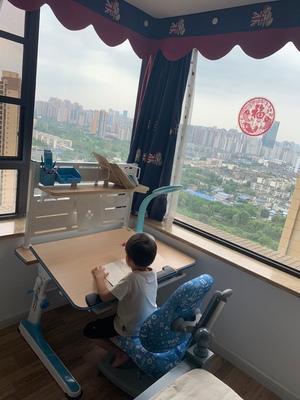 家长朋友们生活诚品儿童学习桌怎么样，入手揭秘质量差不差？