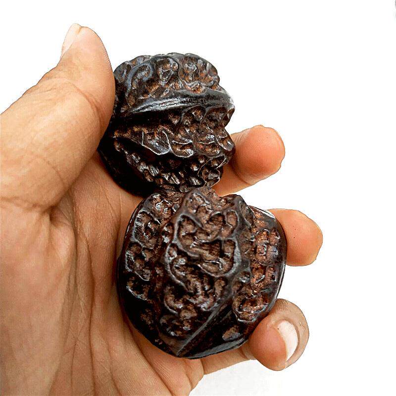 越南沉香木雕皮黑手把件挂件展销会雕刻产品热销把玩件工艺摆