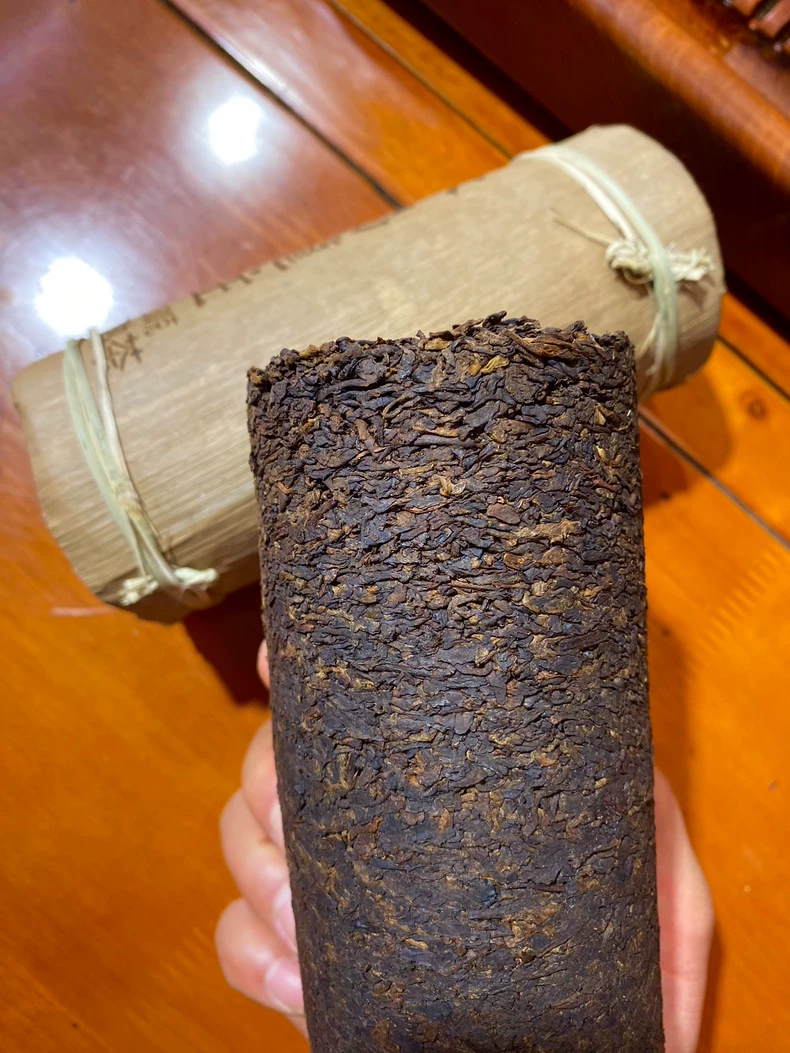 雲南普洱茶熟茶2015年冰島龍柱茶柱500g一根手工製作陳年老茶陳年純料壓製裏外一口料包郵 普洱茶 BUASHOP普洱老茶