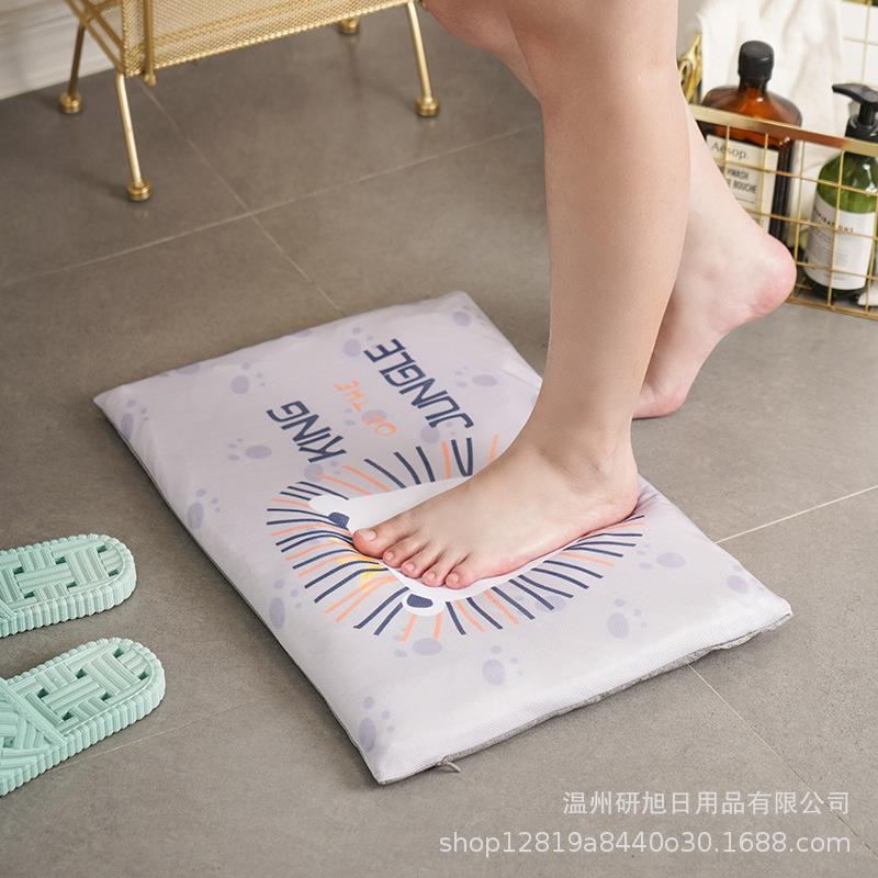 硅藻土软脚垫环保吸水速干防摔防滑柔软浴室厕所居家日用地垫