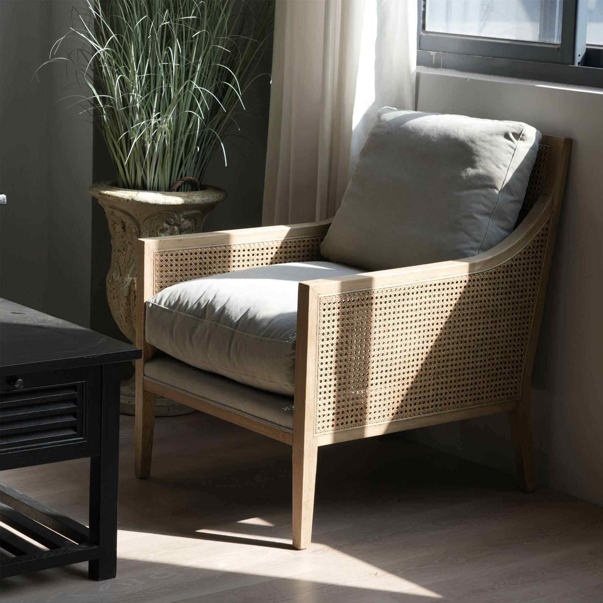 实木布艺老虎椅小户型客厅单人沙发法式田园高背休闲椅藤编沙发椅