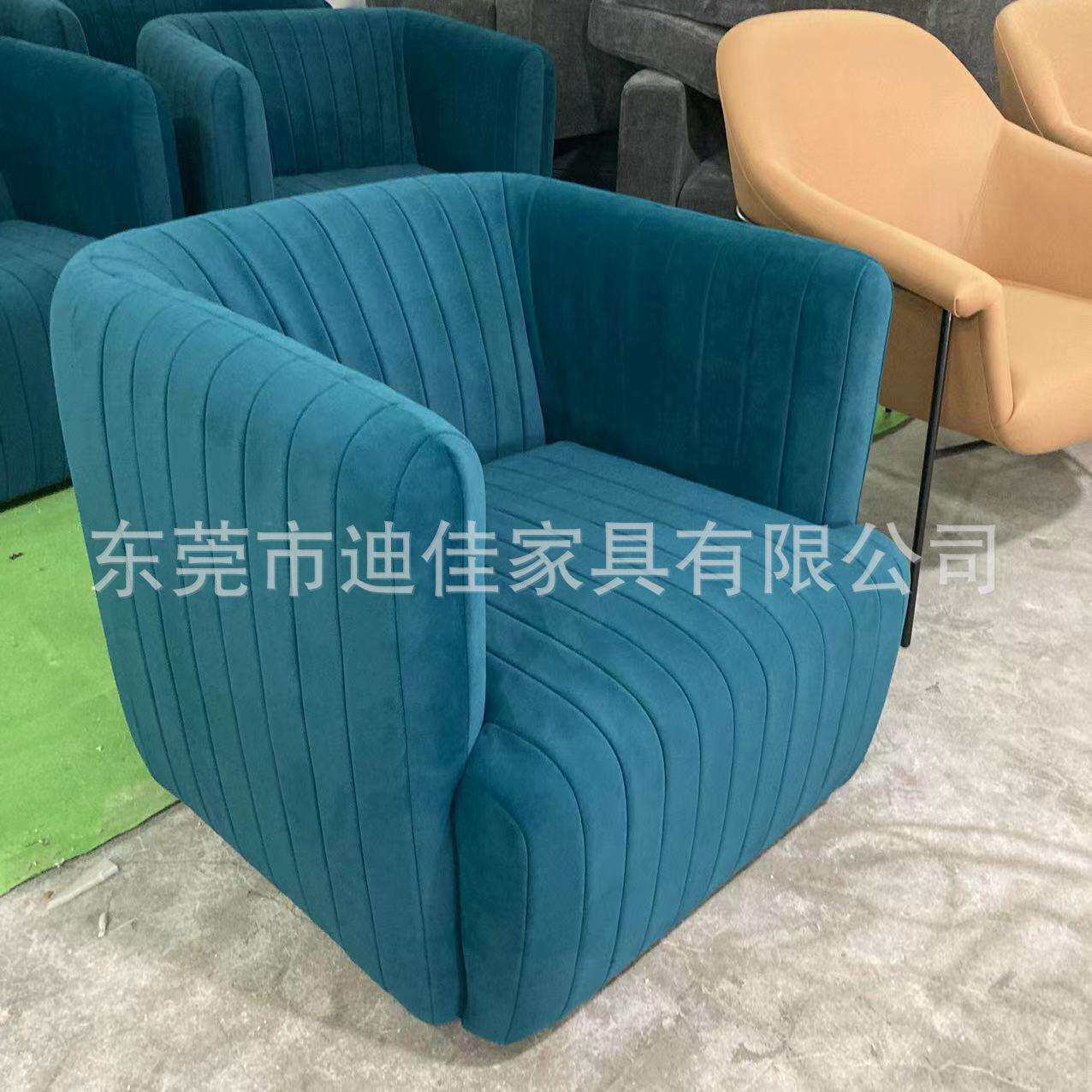 美式客厅墨绿色丝绒布艺单人旋转沙发椅小户型样板房别墅生产家具