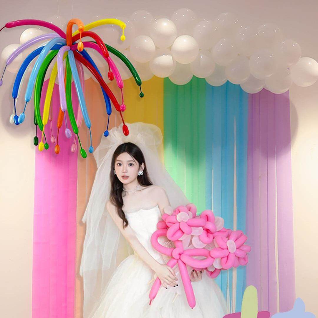 结婚布置彩色皱纹纸云朵气球链婚礼装饰新娘晨袍拍照背景