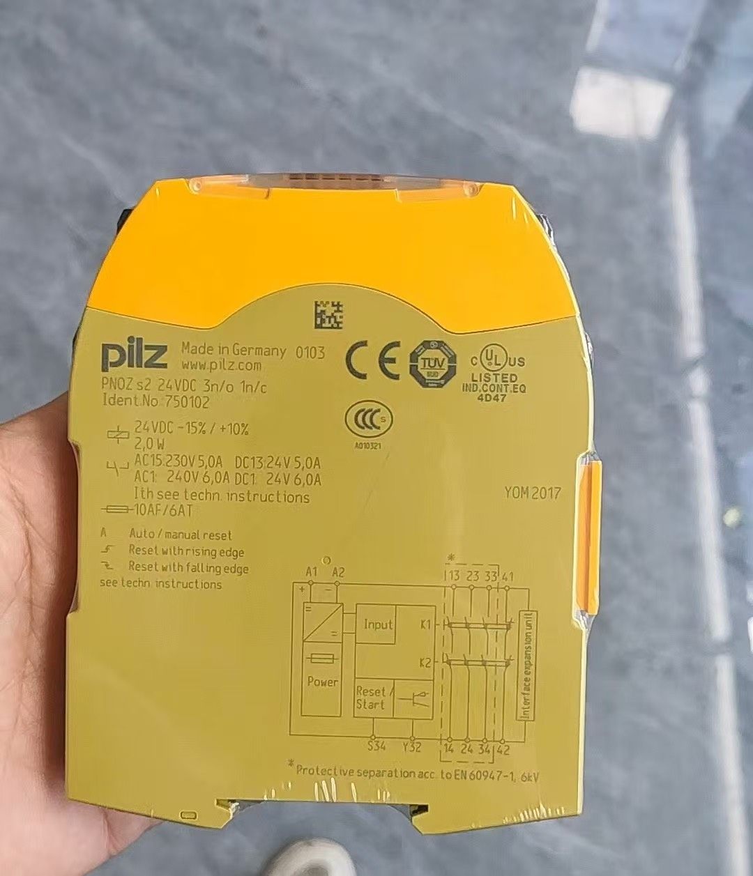 PILZ皮尔磁  现货 订货号774318 全新未开封