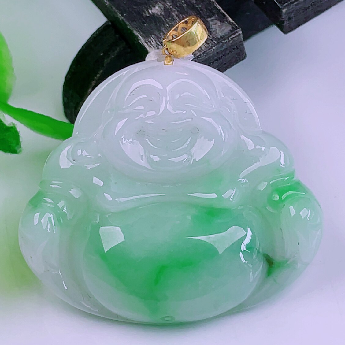 缅甸天然真品翡翠冰种18k金扣头冰阳绿满绿高端闪拍佛公玉石吊坠