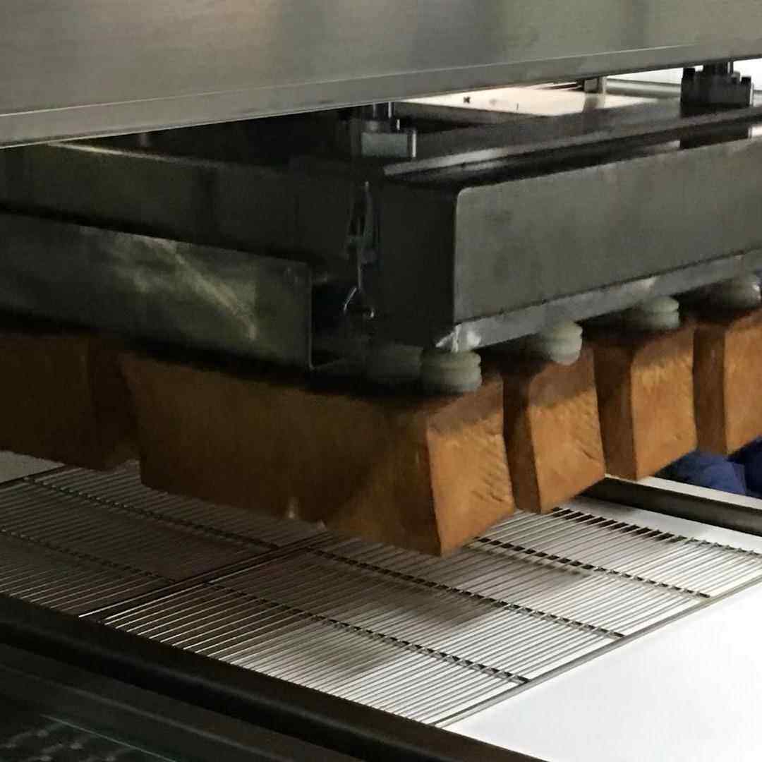 厂家供应蛋糕脱摸机 面包吸盘设备 食品输送机械全自动月饼饼干