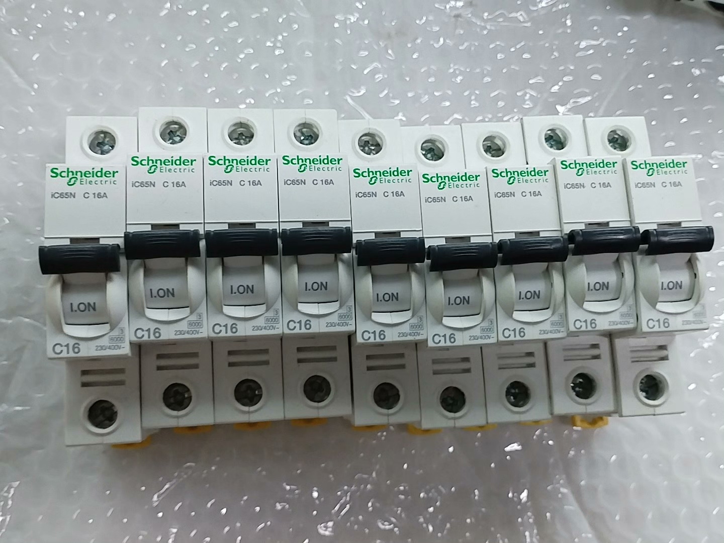 【原装正品】 施耐德空气断路器  A9F18116  ic6