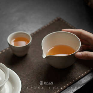 诧寂风手工粉引素白公道杯粗陶功夫茶具茶海分茶器陶瓷公杯匀杯