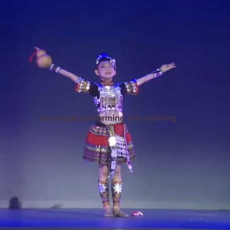高档高端定制族酒女独舞服装苗舞蹈服、土家族少数民装族表演、服