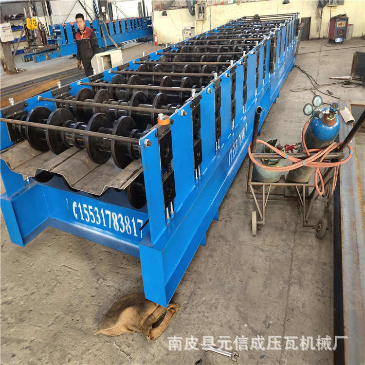 4mm厚1.5米除尘厢板机车厢板设备 成型机 汽车厢板机 彩钢压瓦机,五金/工具,封边机,淘宝优惠券,粉丝福利购,淘宝优惠卷