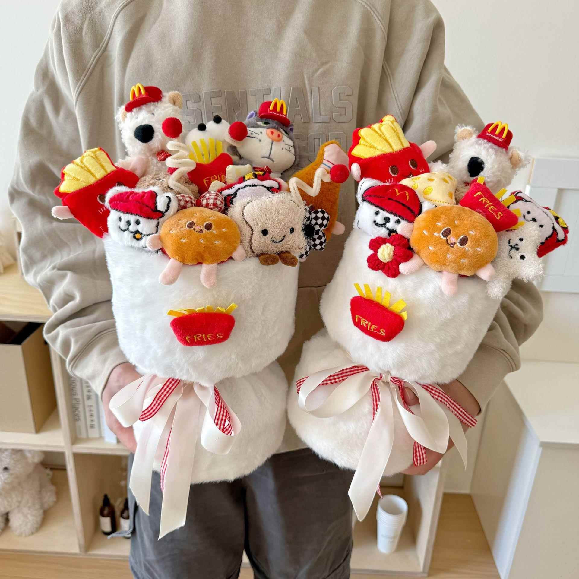 情人节小狗玩偶花束公仔创意零食卡通毛绒儿童女友毕业节生日礼物