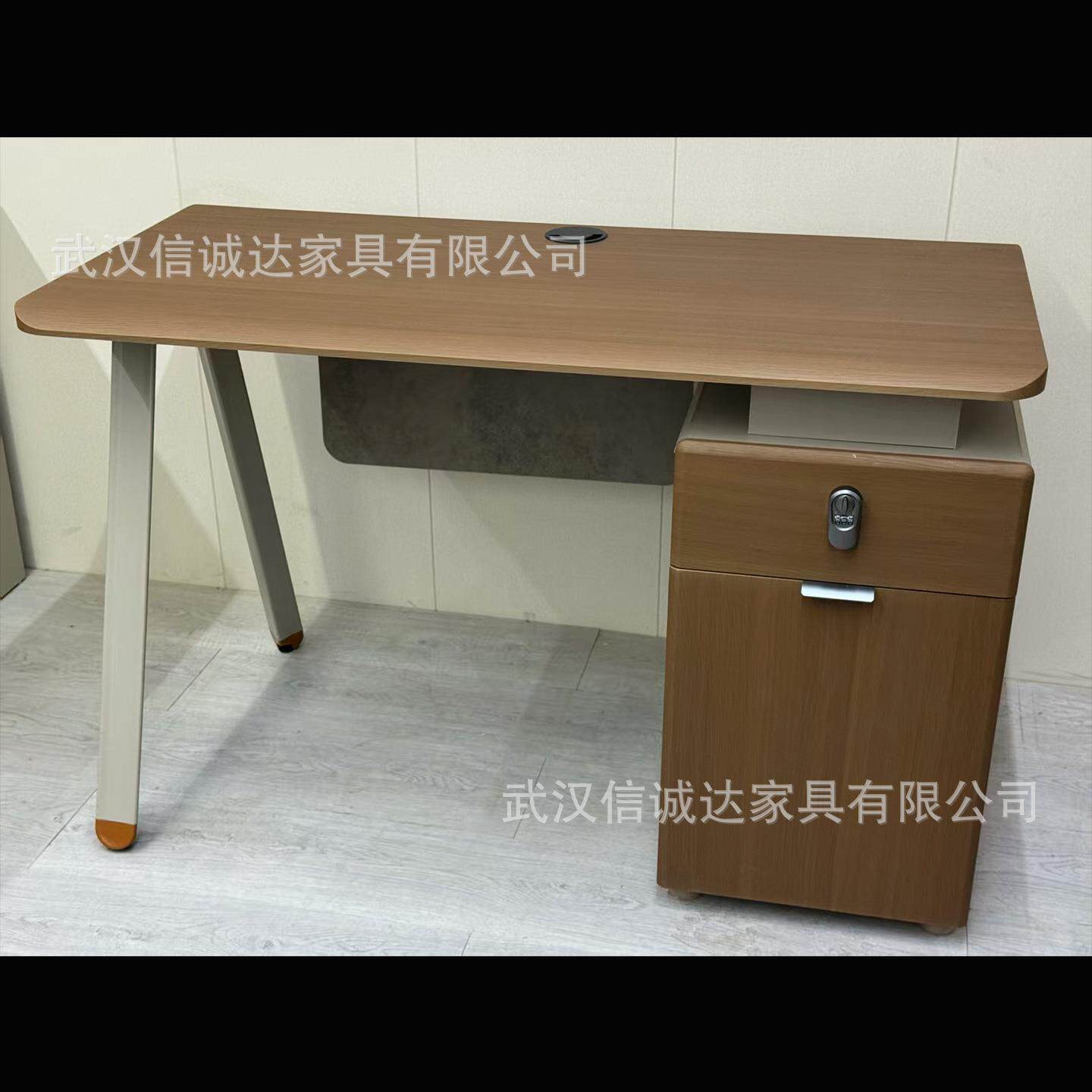 武汉新款带锁办公桌单人位办公卡座电脑桌屏风职员桌办公家具直供