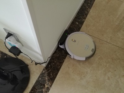 科沃斯DK35扫地机器人与DG800扫地机器人哪个好，功能区别在哪里？价格多少？