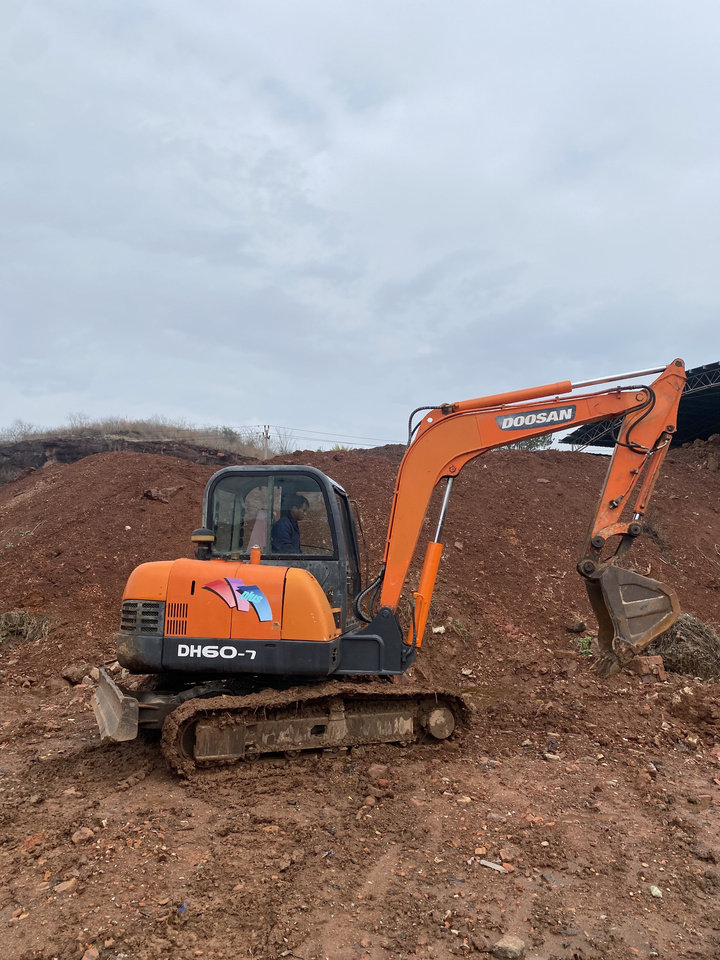 3月8日金华斗山60挖掘机网络拍卖公告