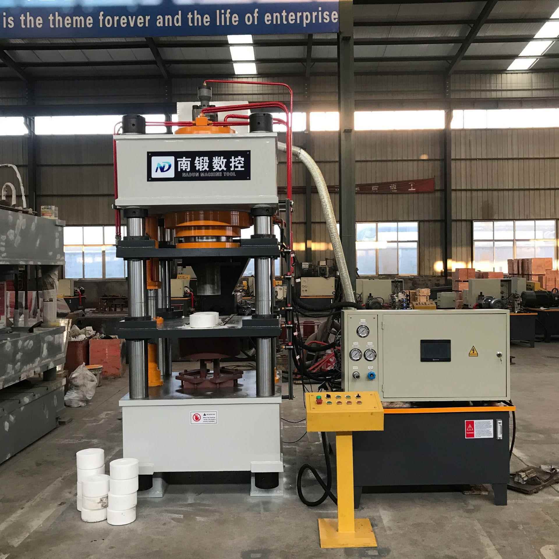 315吨牛羊舔砖四柱液压机工业盐粉末成型液压盐砖机盐砖油压机