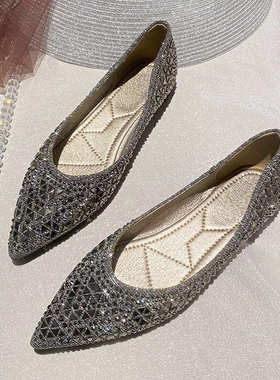 尖头单鞋女夏款平底灰色平跟2023新款水钻铆钉瓢鞋大码女鞋41一43