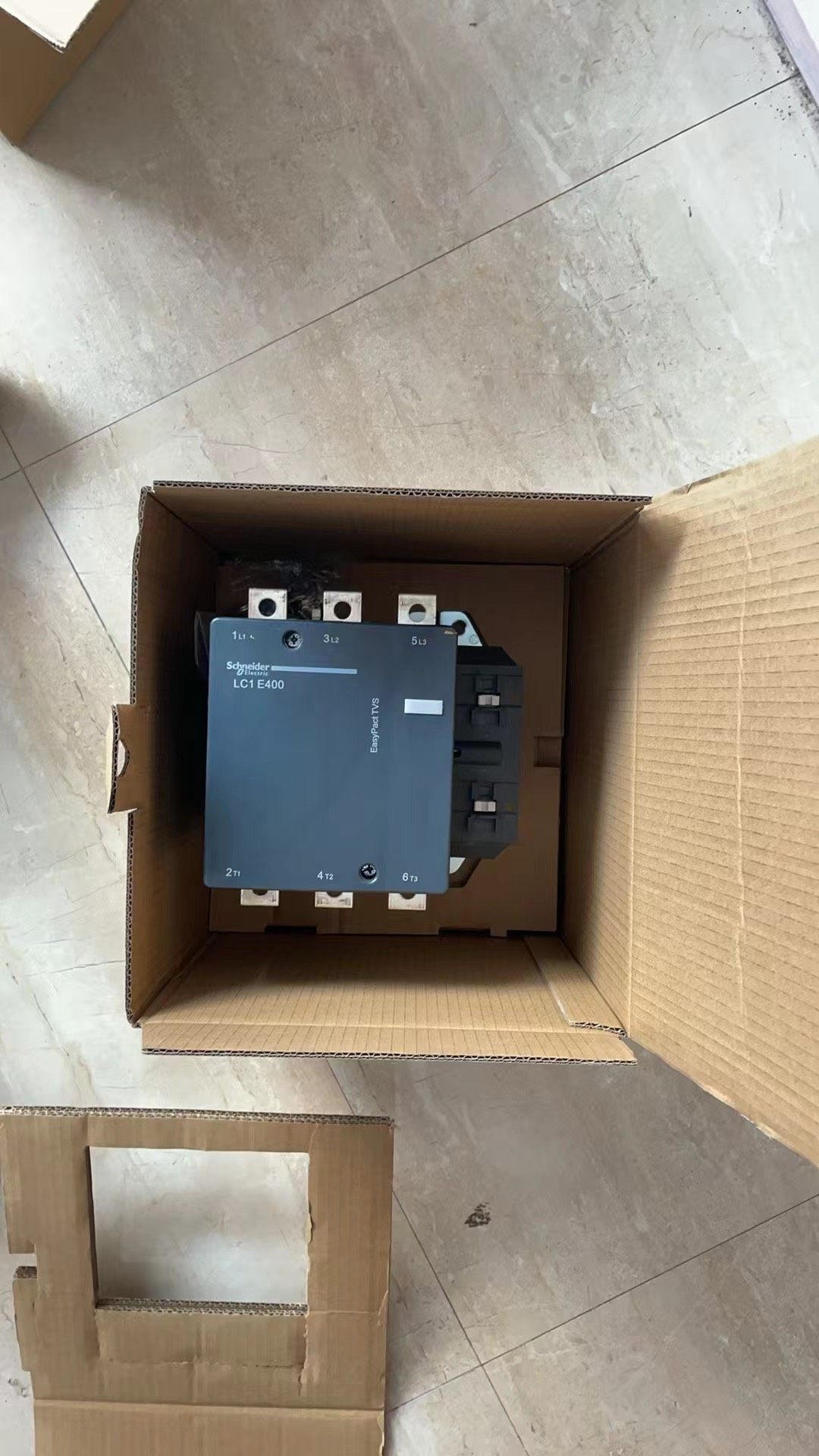 LC1E400全新未使用现货供应LC1E400M5N  LC