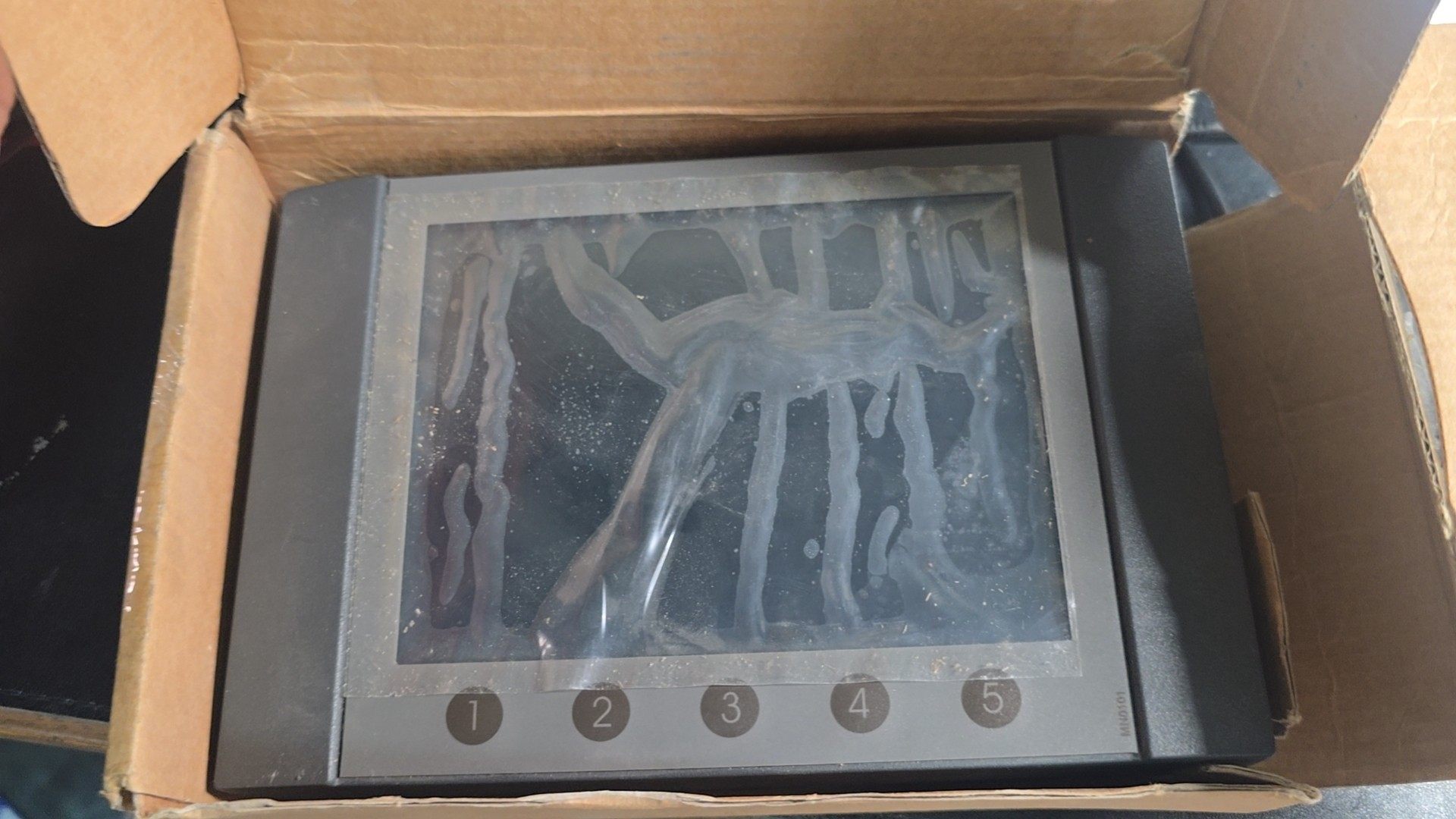 全新EPEC2025显示器。