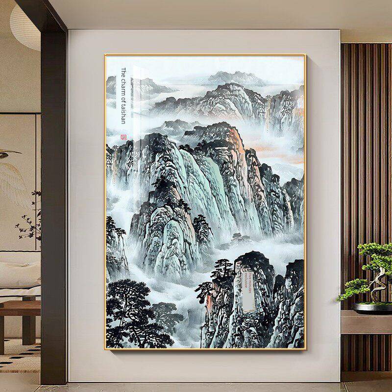 泰山画以山入墙，无水挂画以靠背，客厅沙发背景墙地板装饰画