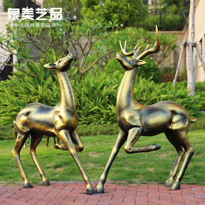 户外玻璃钢雕塑仿真圣诞鹿花园摆件白色彩绘梅花鹿园林景观工艺品