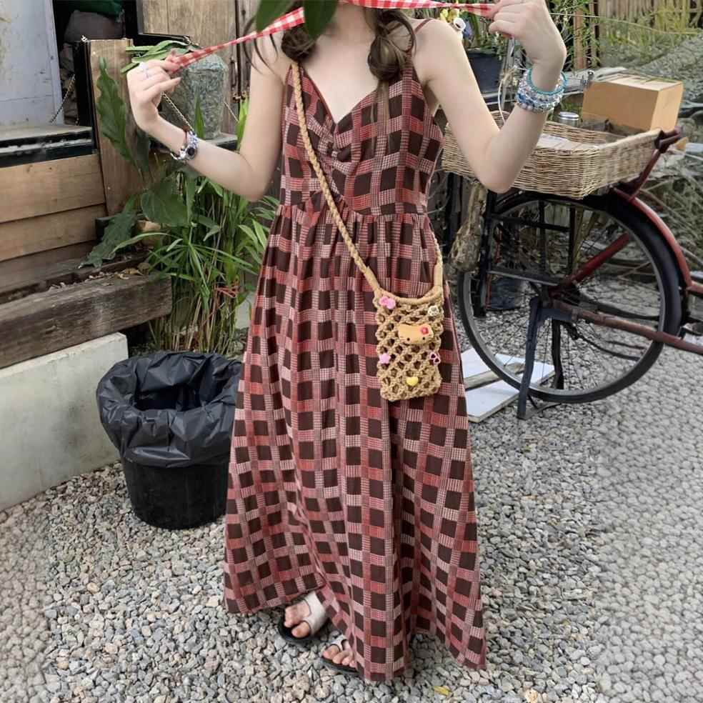 微胖复古格子吊带连衣裙气质显瘦宽松无袖甜美淑女娃娃裙脚踝长裙