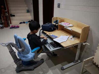 揭秘一起来分析下娃娃健儿童学习桌怎么样，甲醛有超标没有？