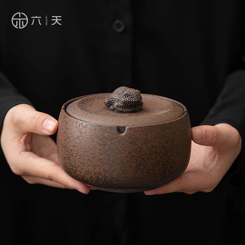 六天粗陶创意金蟾烟灰缸摆件家用带盖防飞灰装饰潮流复古中式烟缸