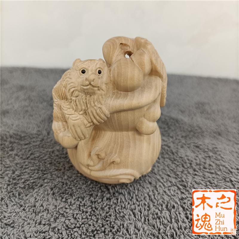 小叶黄杨木雕刻手把件复古生肖猴子家居汽车摆件灵猴葫芦挂件工艺